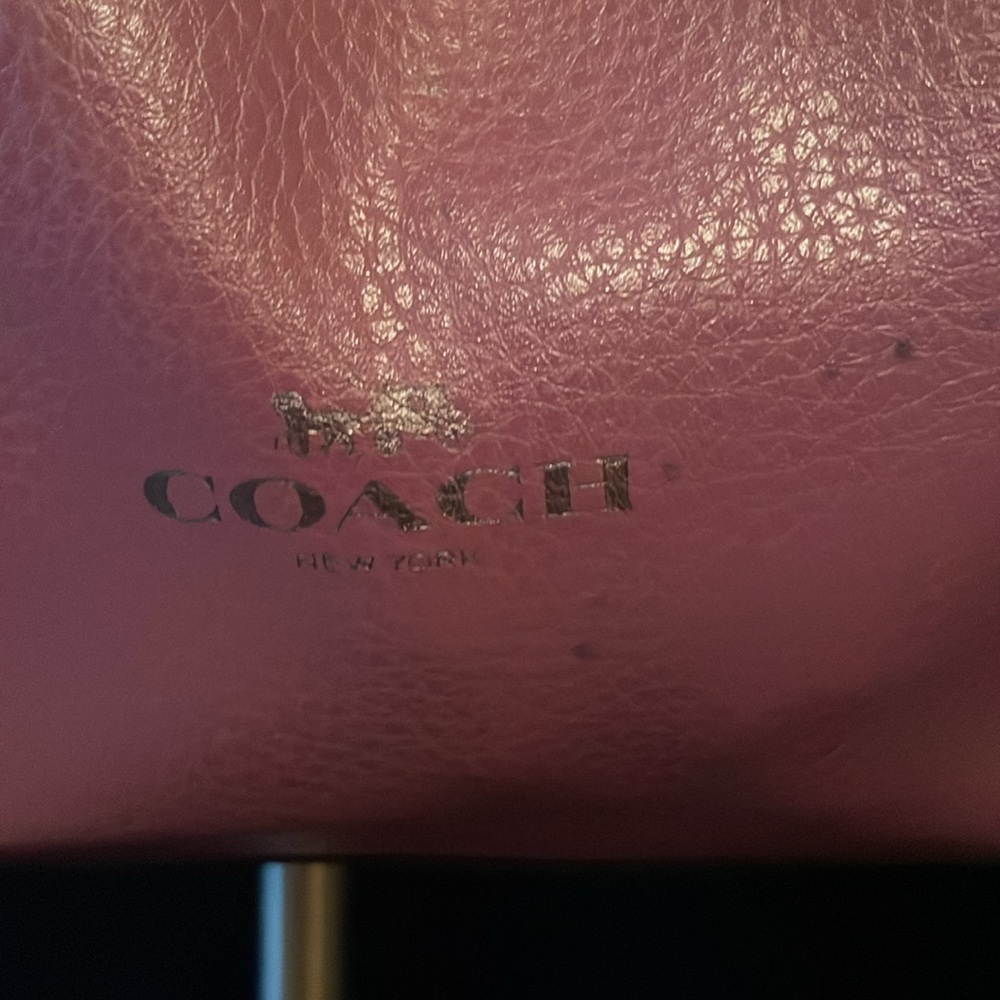 Coach Soft Leather Tote with Bag Charm/keychain *NWOT* - Picture 11 of 11